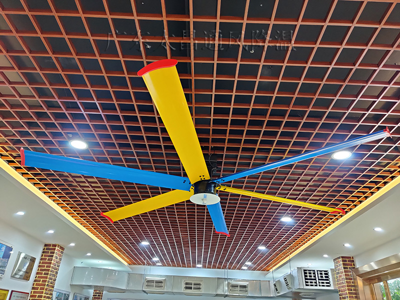 “扇機互補”為你解決車間的高溫悶熱 “扇機互補”為你解決車間的高溫悶熱