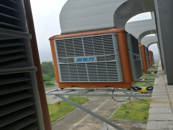 環(huán)保空調(diào)的降溫效果也和送風(fēng)管道的設(shè)計有關(guān)